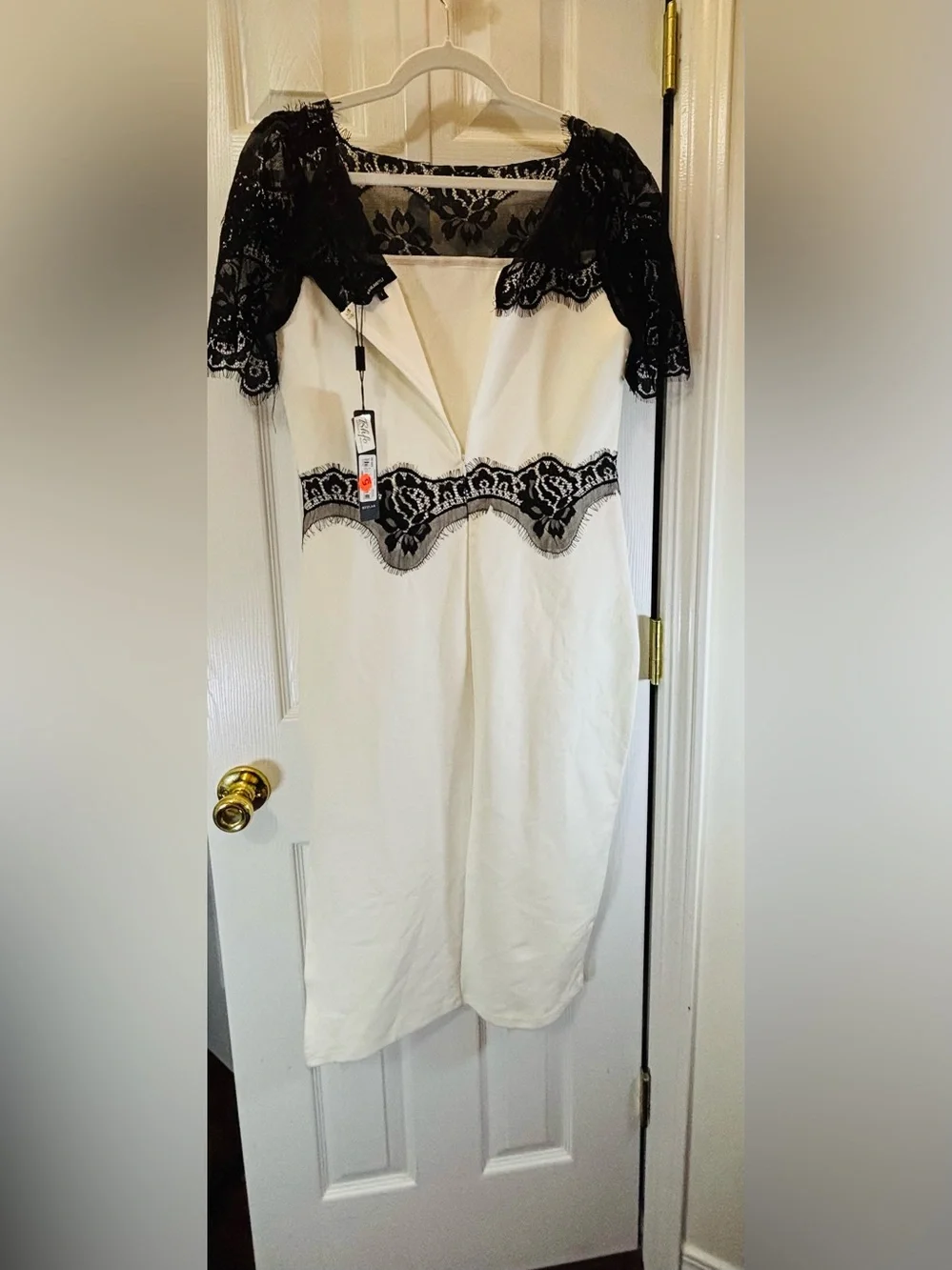 Beulah White Midi Dress with Black Lace Yoke - Picture 6 of 11